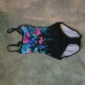 Donating 1/6/2024 NWOT one piece vintage style bathing suit